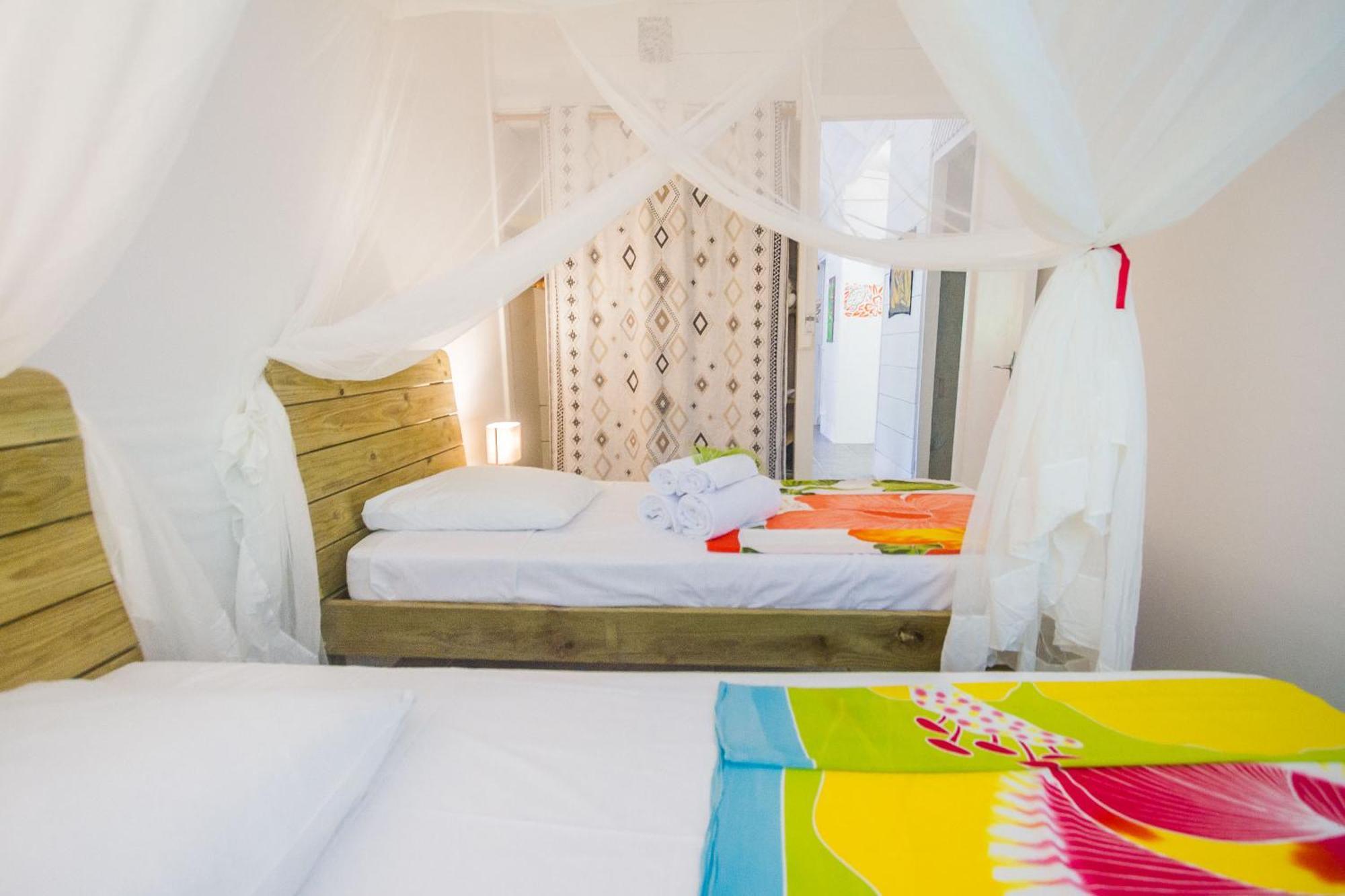 Ecolodges Karet Deshaies Exteriör bild