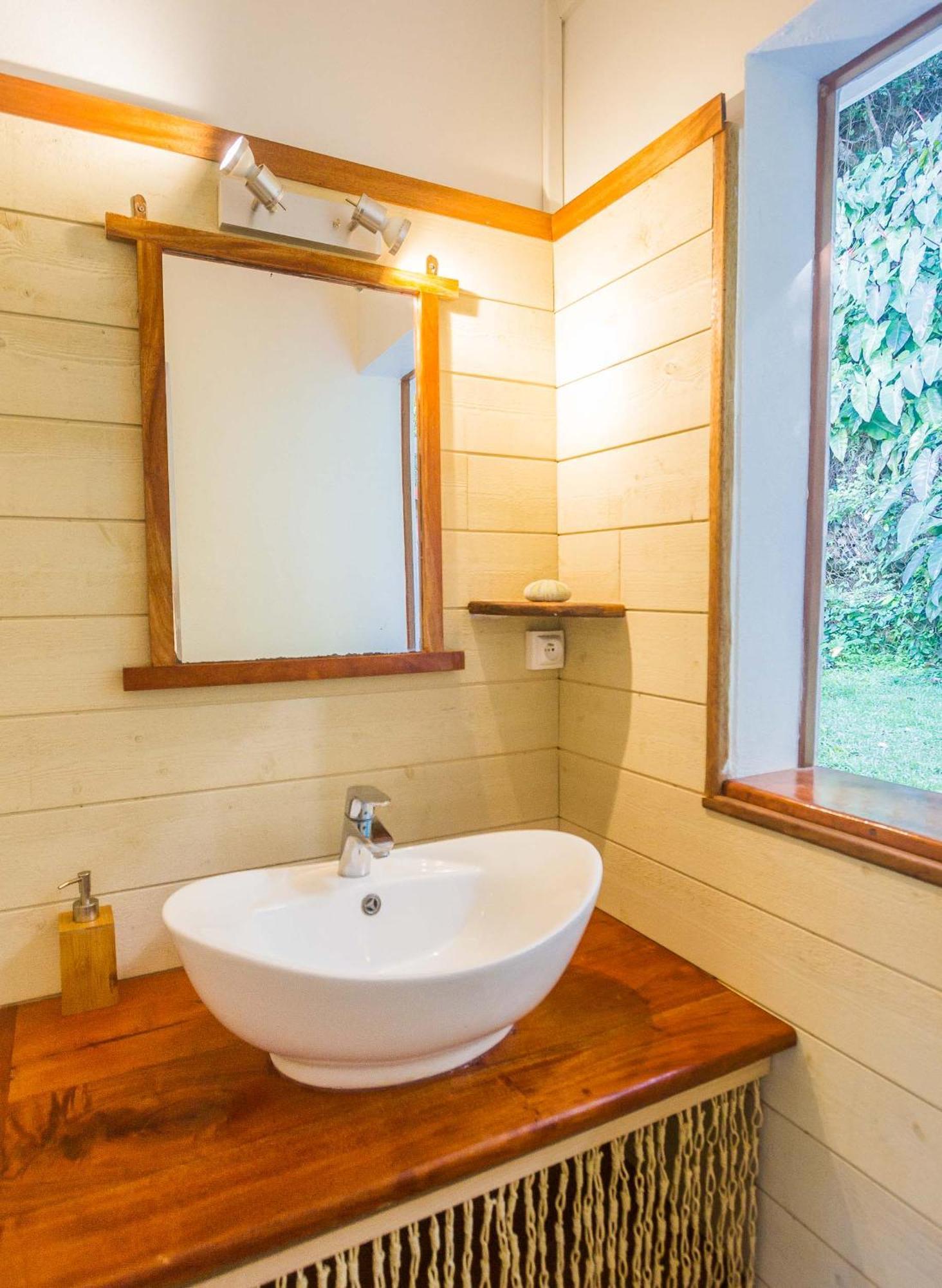 Ecolodges Karet Deshaies Exteriör bild